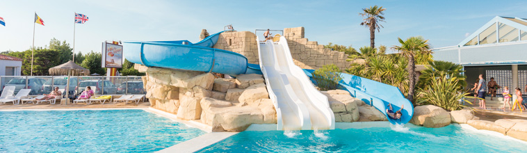 Parc aquatique avec toboggans Sol à Gogo
