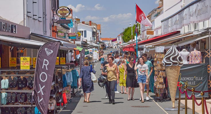 Rue commerçante de La Tranche sur Mer