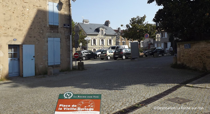 Place de la vieille horloge la Roche sur Yon
